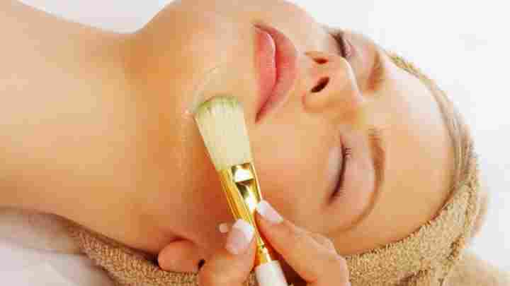 Як зробити медовий масаж для обличчя