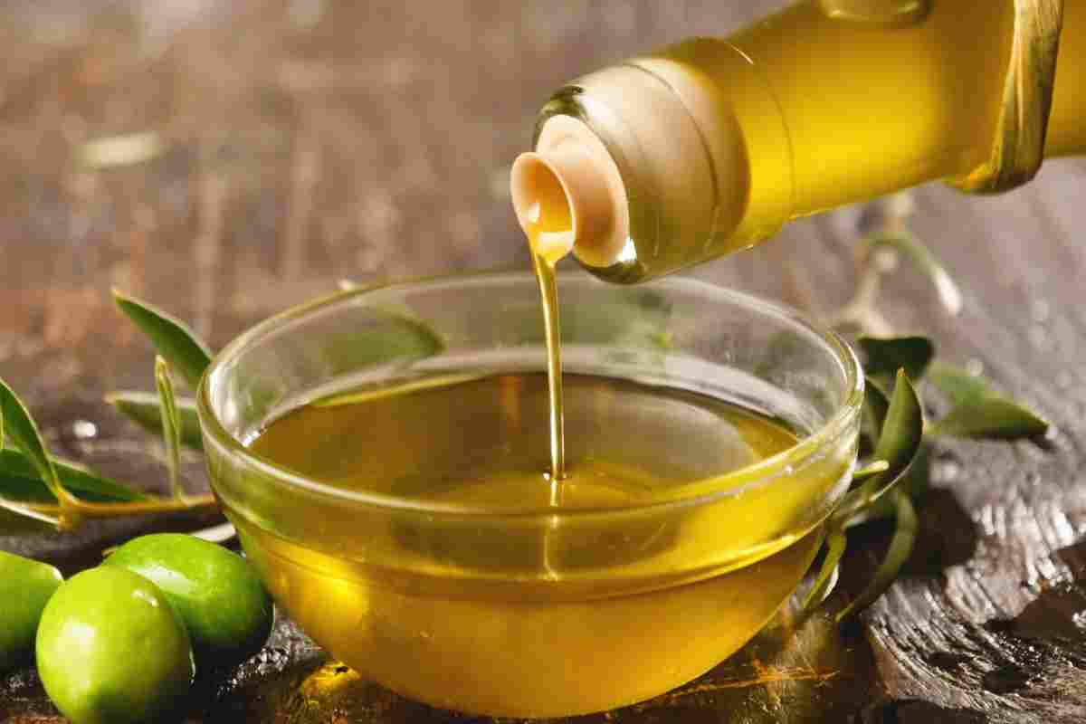 Оливкова олія: користь і застосування в косметології