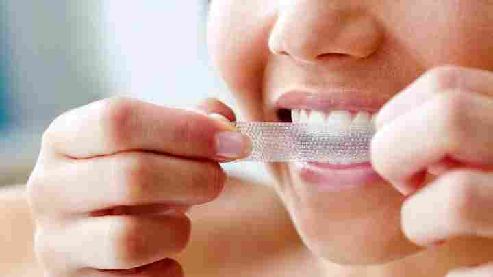 Як домашніми засобами відбілити зуби