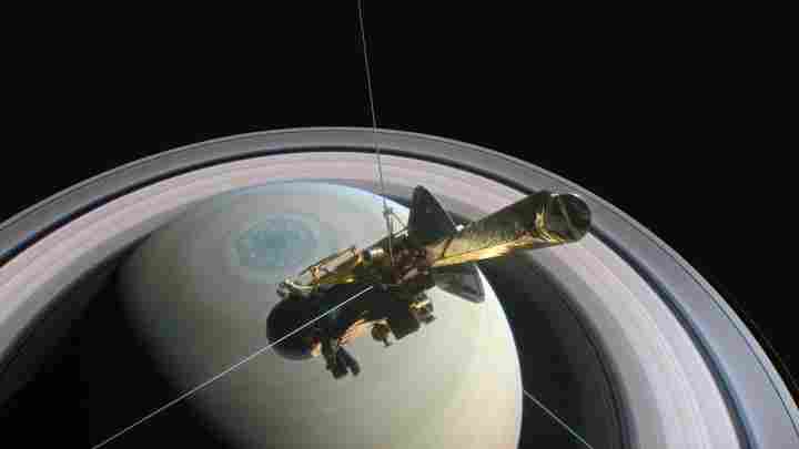 Зонд Cassini зафіксував гігантський спалах блискавки на денному боці Сатурна