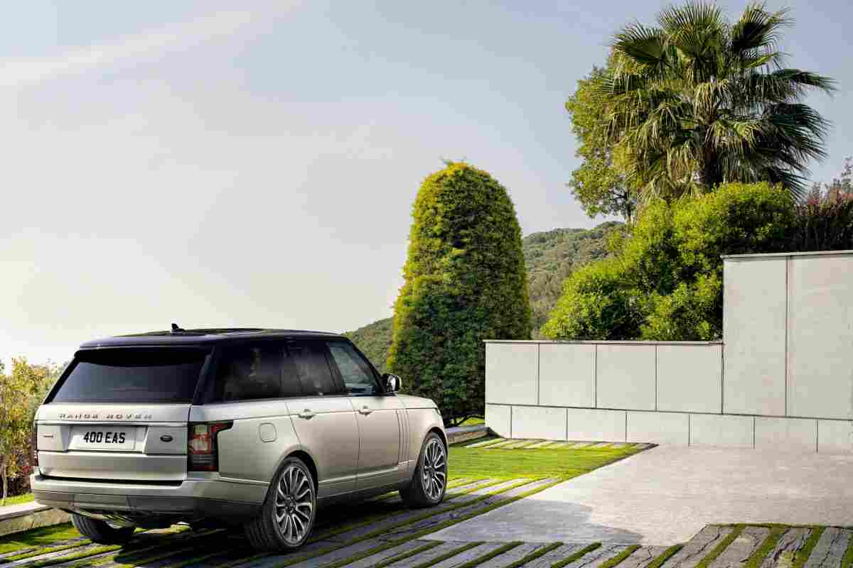 Range Rover переходить на збалансоване гібридне харчування