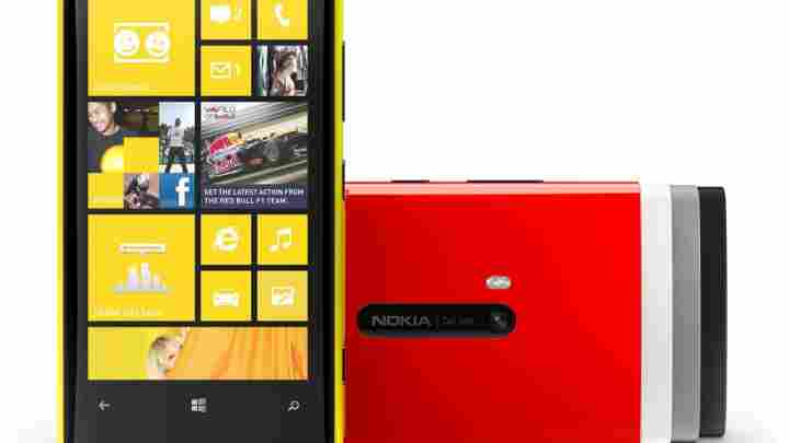Nokia розповіла про змінні панелі для Lumia 820