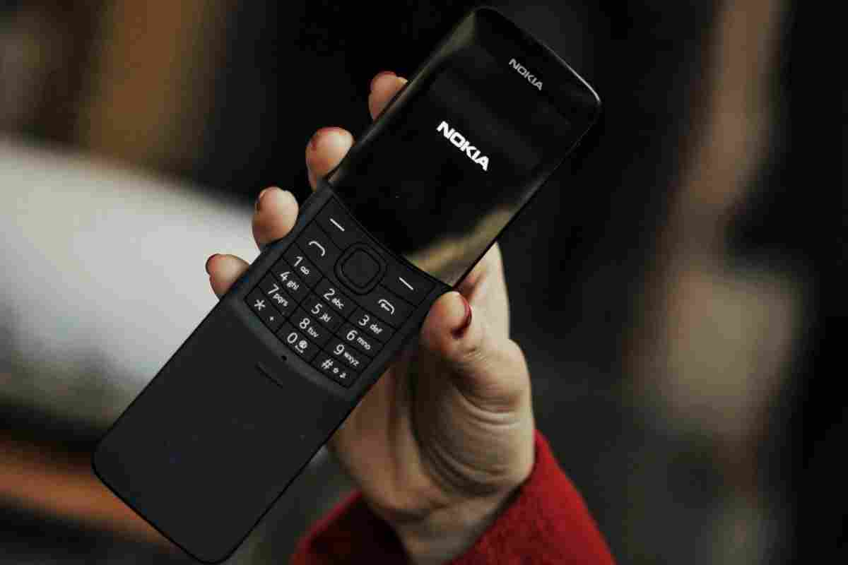 У новій рекламі Nokia показується, наскільки надійні телефони Asha "