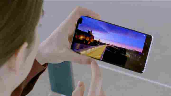 Samsung відклала випуск гнучких AMOLED-дисплеїв