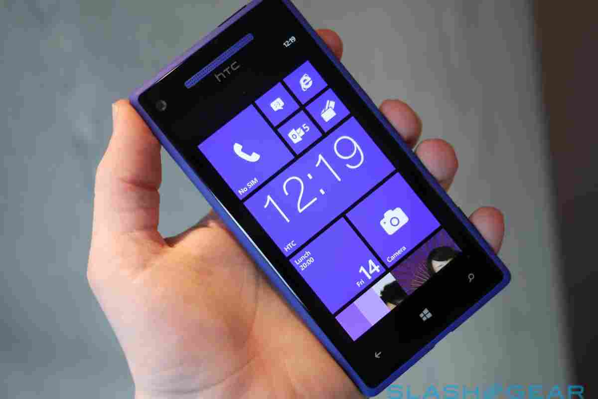 Перший смартфон з операційними системами Windows Phone і Android вийде до кінця року