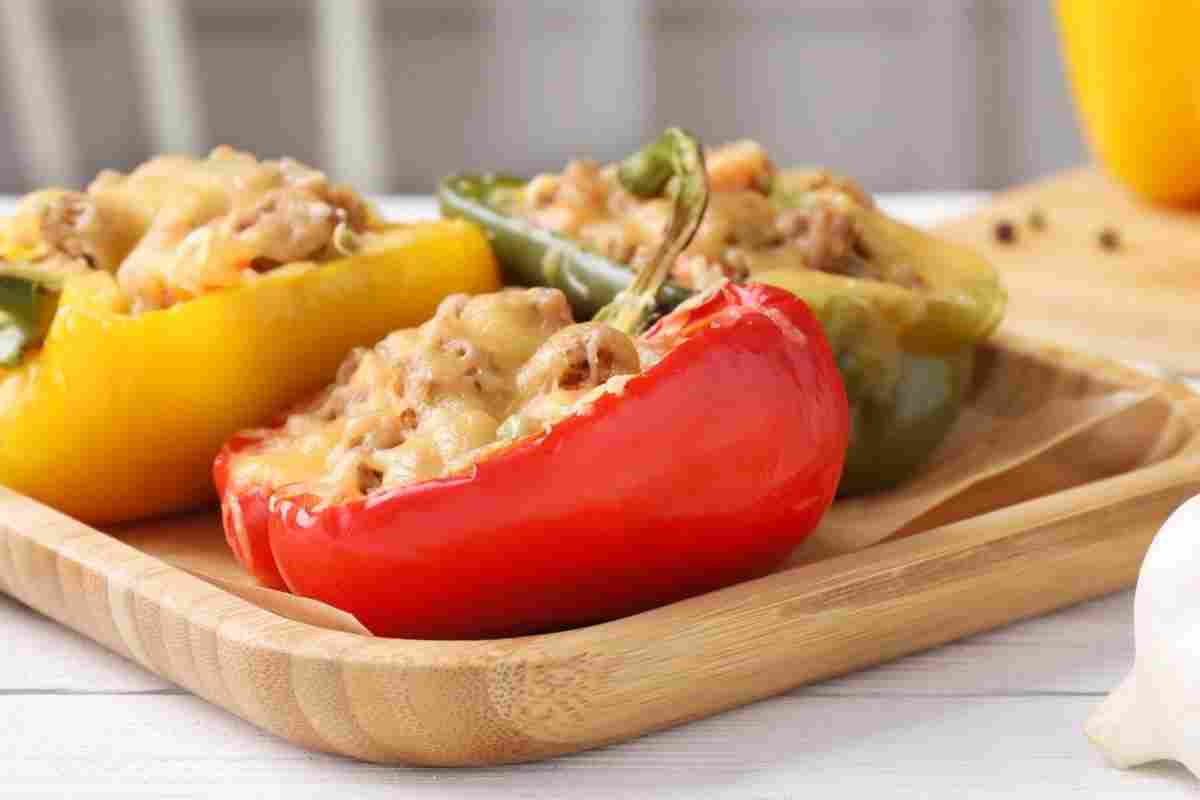 «Як приготувати перець, фарширований овочами по-болгарськи»