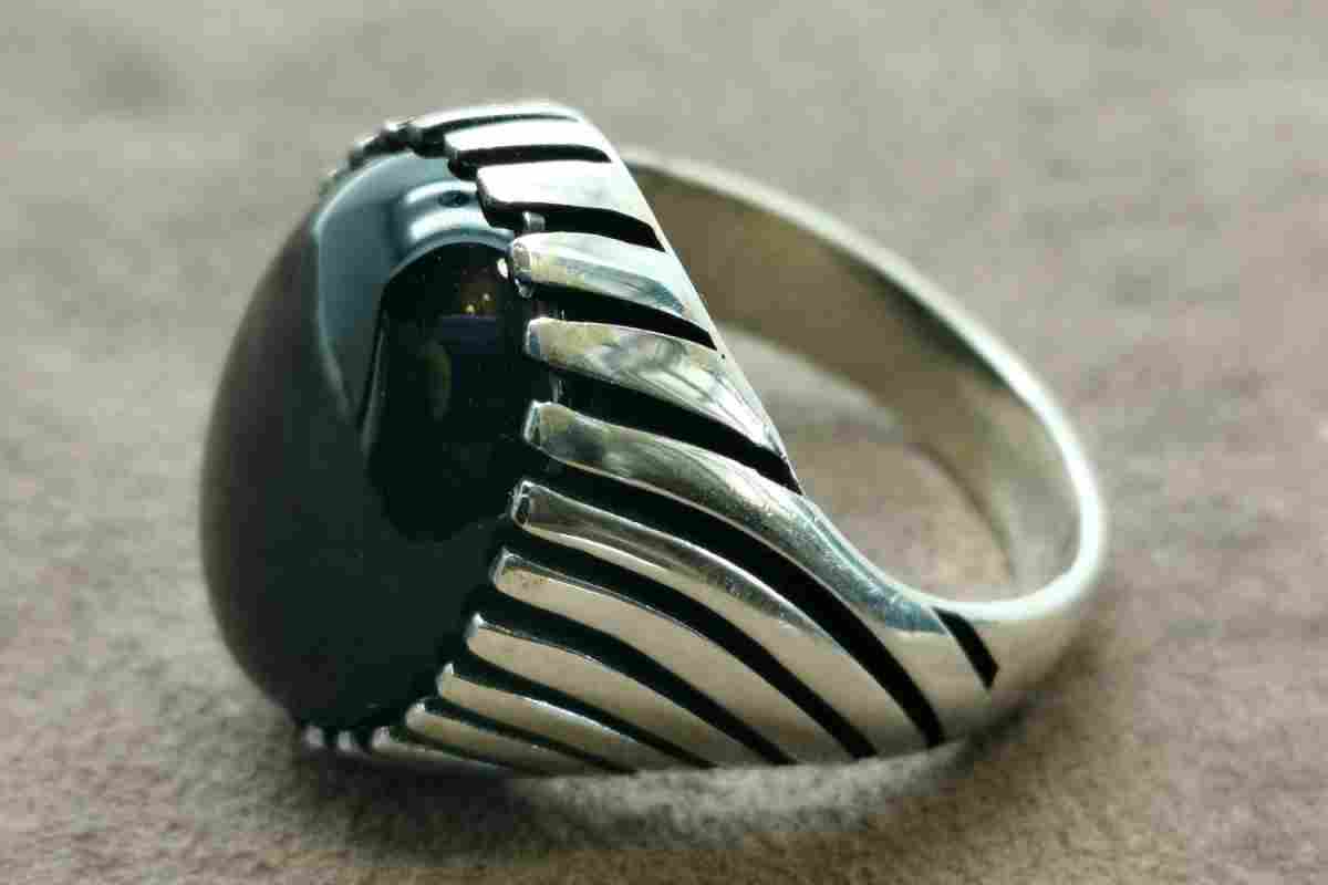 Як оригінально подарувати перстень?