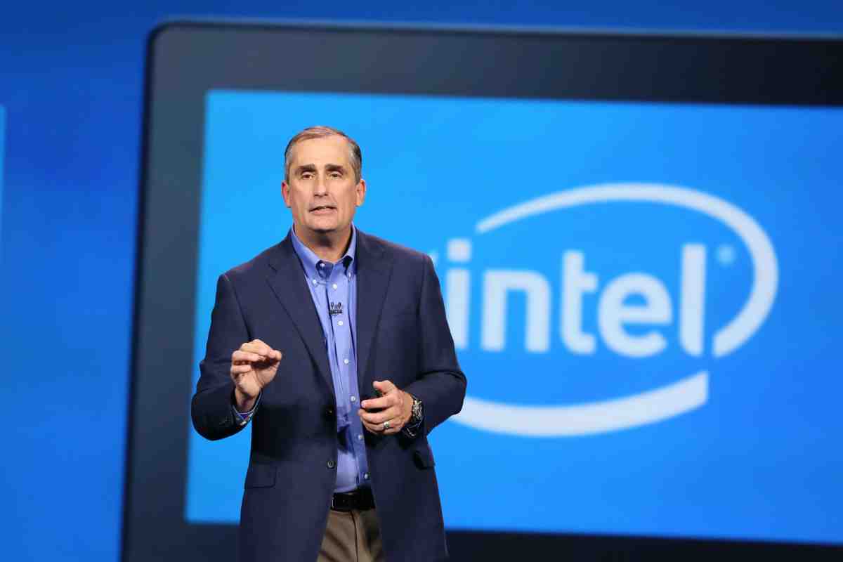 Глава Intel: про відносини з Apple, закон Мура, нові пристрої і матеріали "