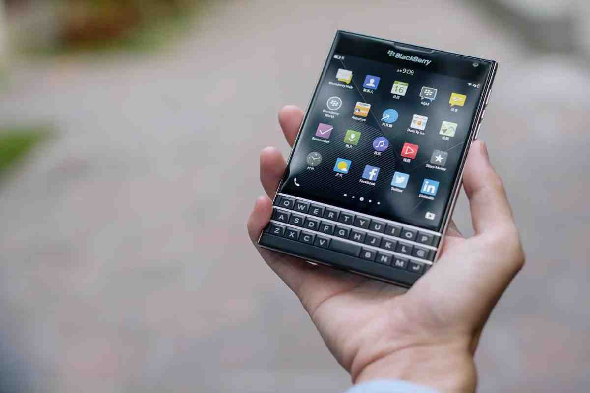 Смартфон BlackBerry Z3 помічений на фото, презентація наступного тижня "