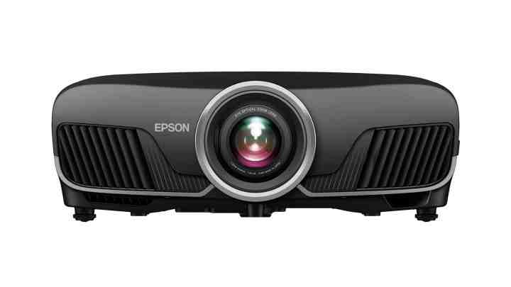 Epson Home Cinema 5040UB: перший у світі 3LCD-проектор з 4K і HDR