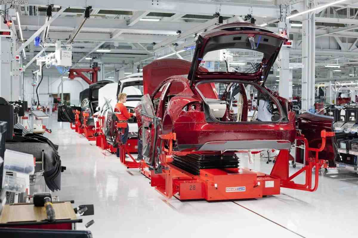BYD будує найбільший у світі завод з випуску автомобільних батарей