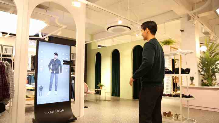     Відео дня: технологічне «дзеркало» Toshiba з функцією віртуальної примірочної