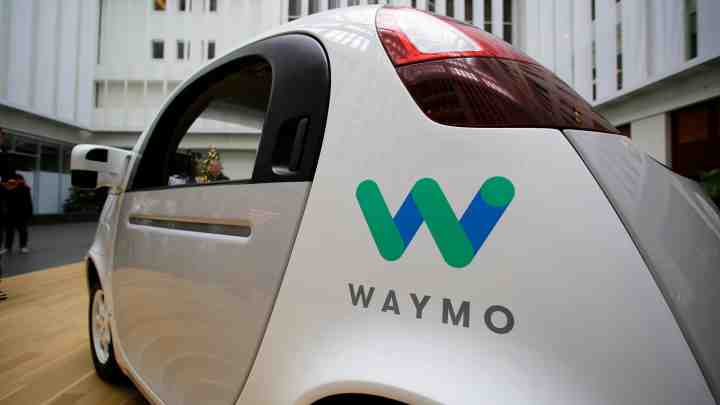 У Waymo відзначено найменшу кількість втручань людини в управління робомобілів при тестуванні