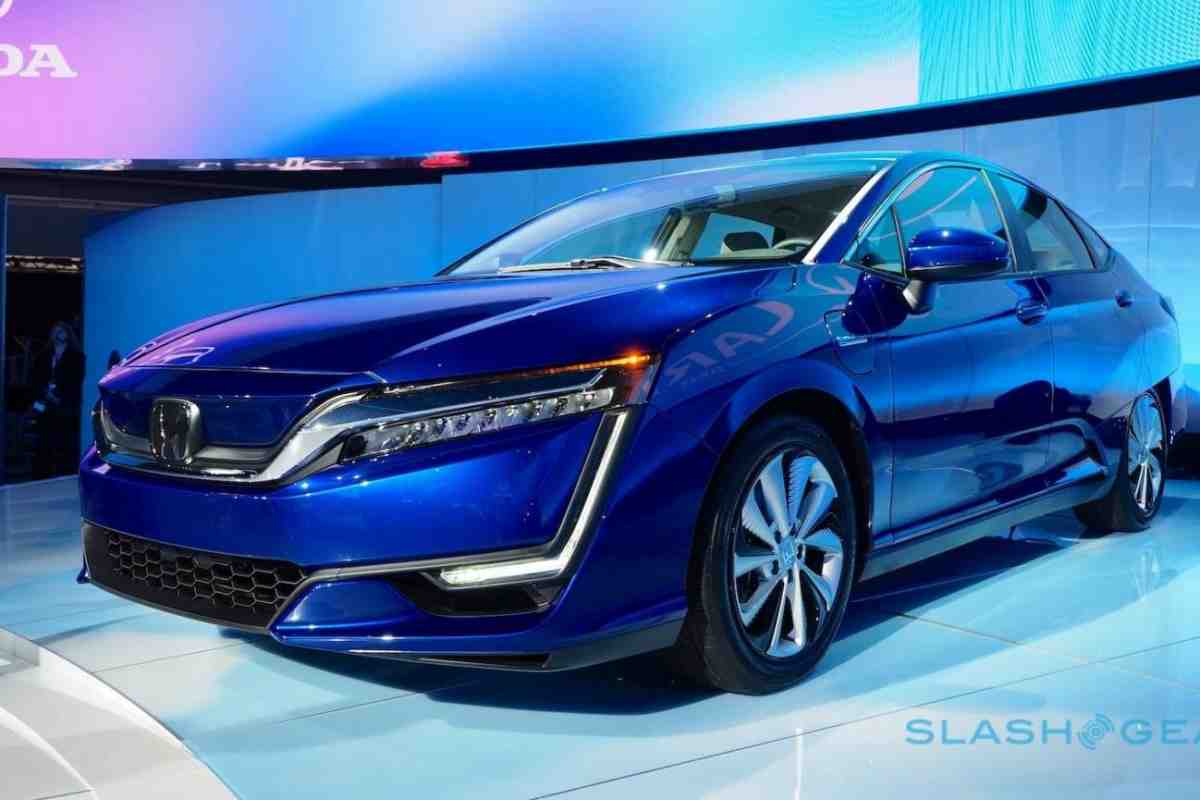 Honda приступила до лізингу електрокарів Clarity Electric 2017 в США