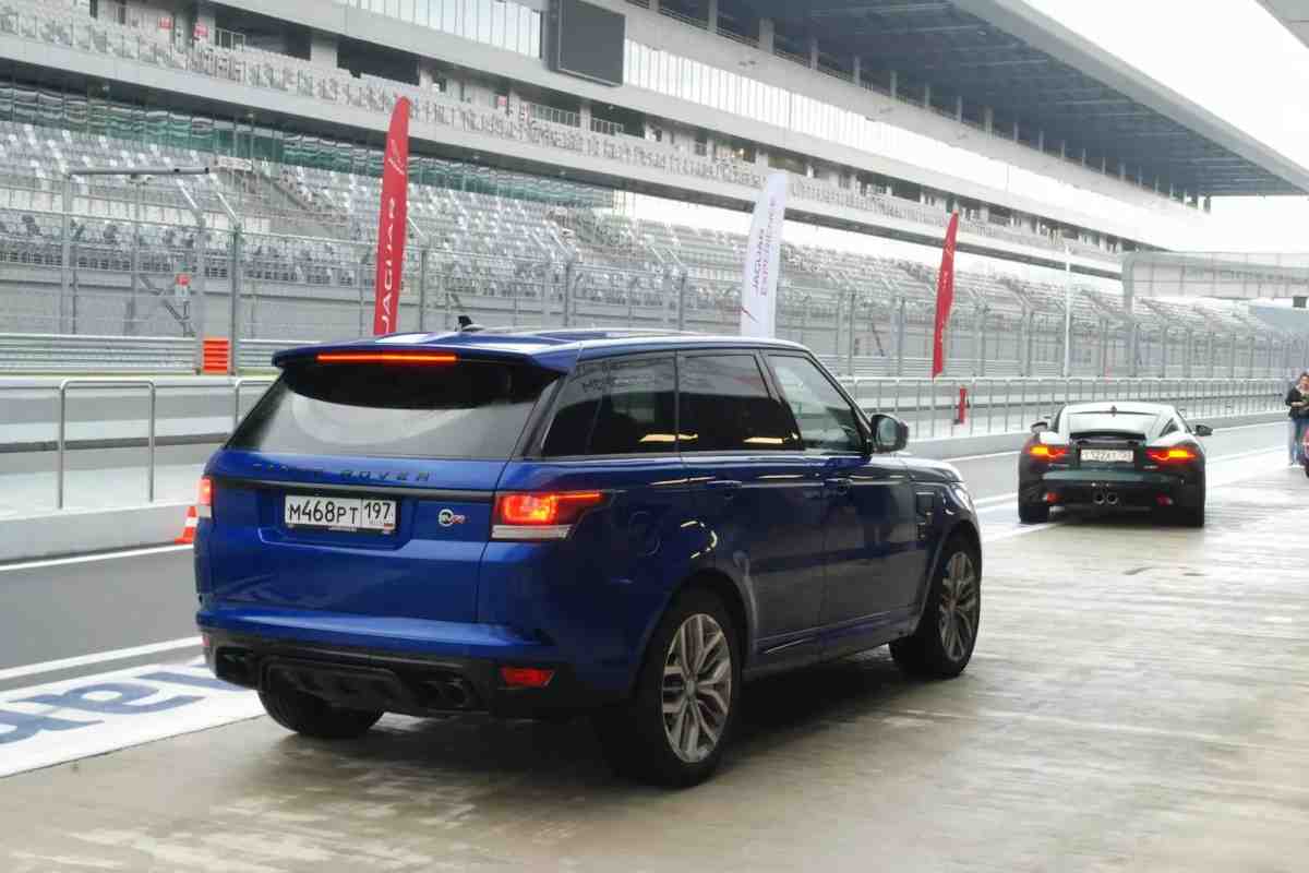 Позашляховик Range Rover Sport SVR пройшов унікальний тест динаміки розгону "