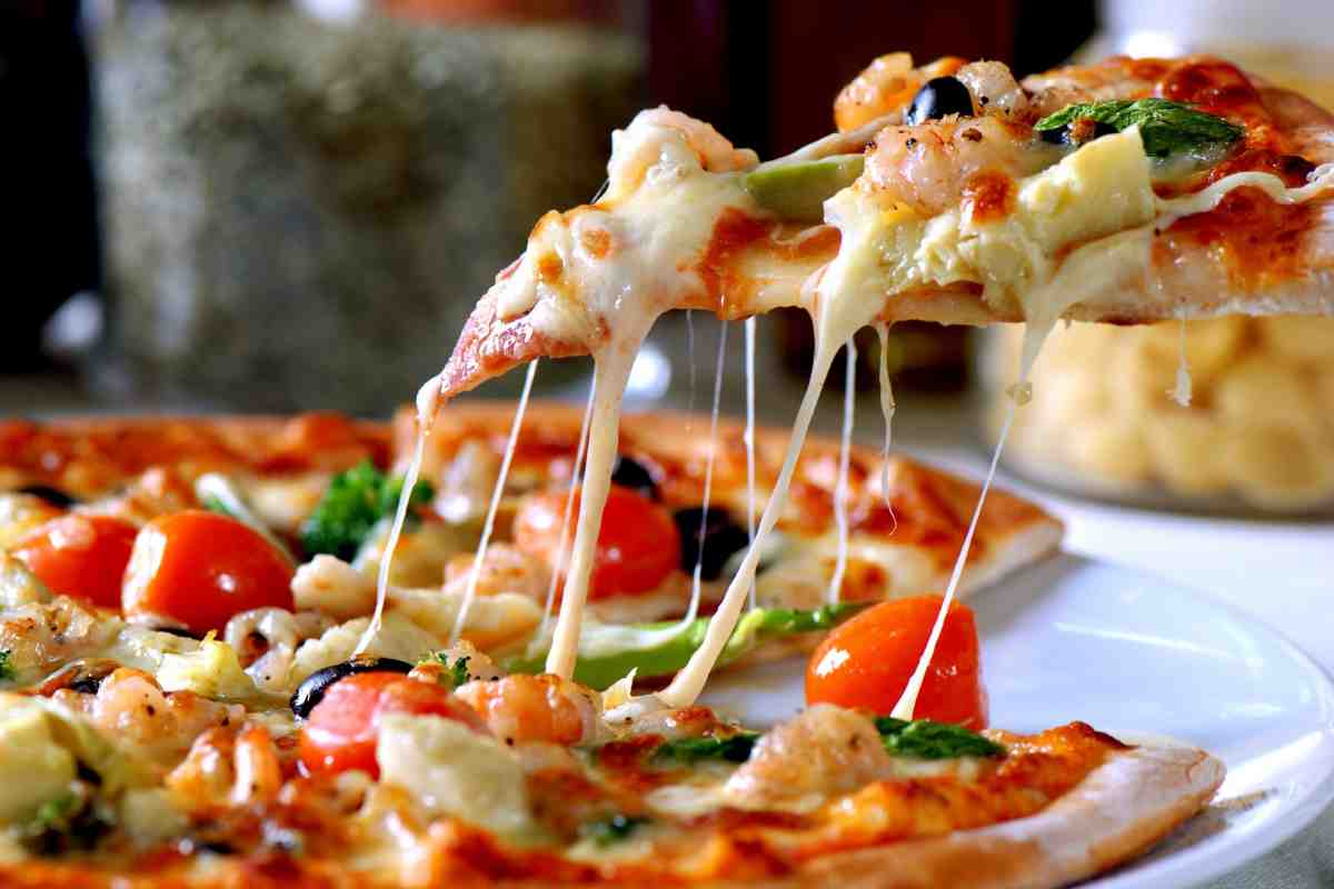 Правильное поедание пиццы – что именно рекомендуют шеф-повара?