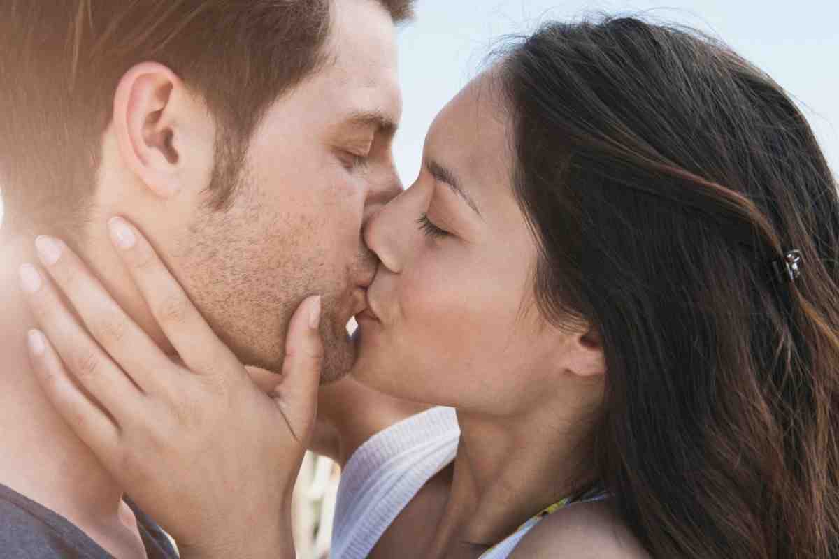 Як треба цілувати дівчину