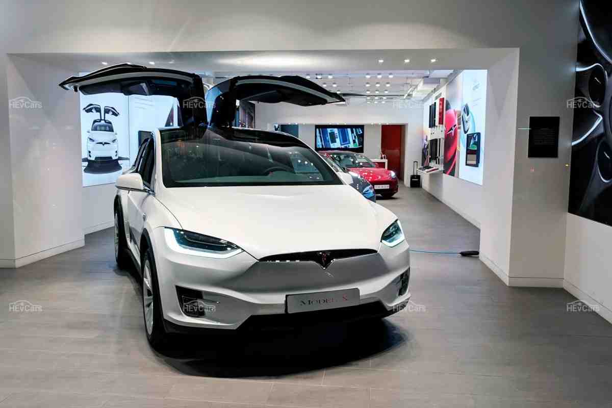 Tesla має намір зібрати 500 тис. електромобілів у 2018 році