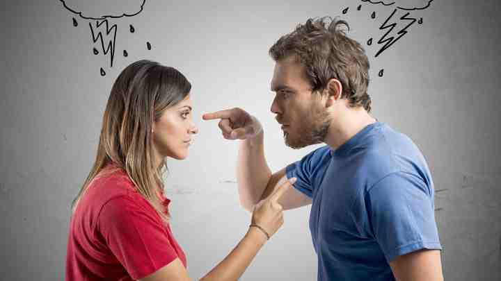 Як поводитися, якщо зловила партнера на брехні