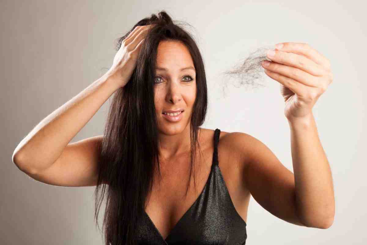 Як боротися з випадінням волосся при лактації