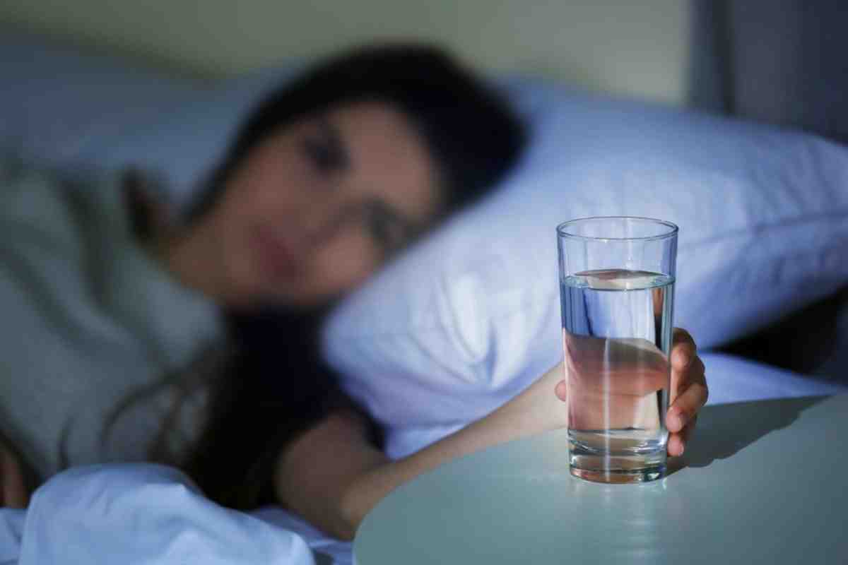 6 ознак, що тобі не варто пити алкоголь перед сном