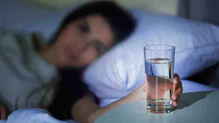 6 ознак, що тобі не варто пити алкоголь перед сном