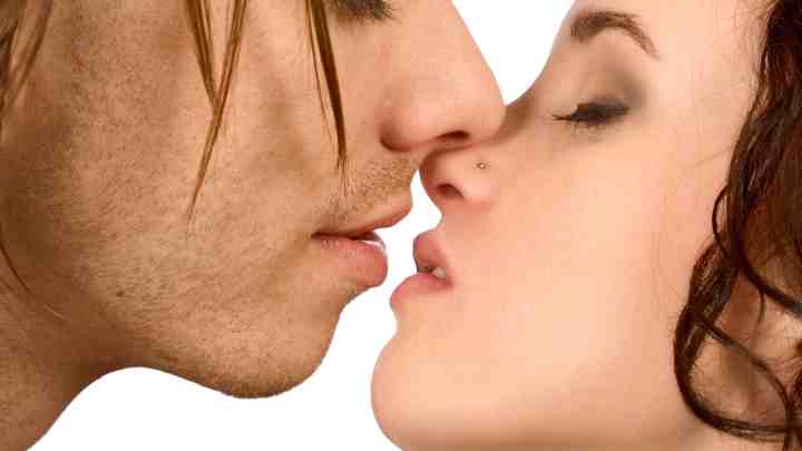 Як перейти до поцілунку