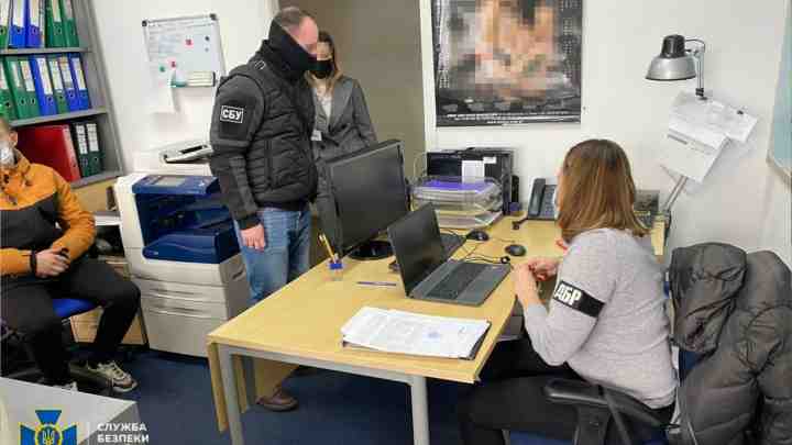 Українська кіберполіція заарештувала хакерів, які поширювали вірус-вимагач Clop