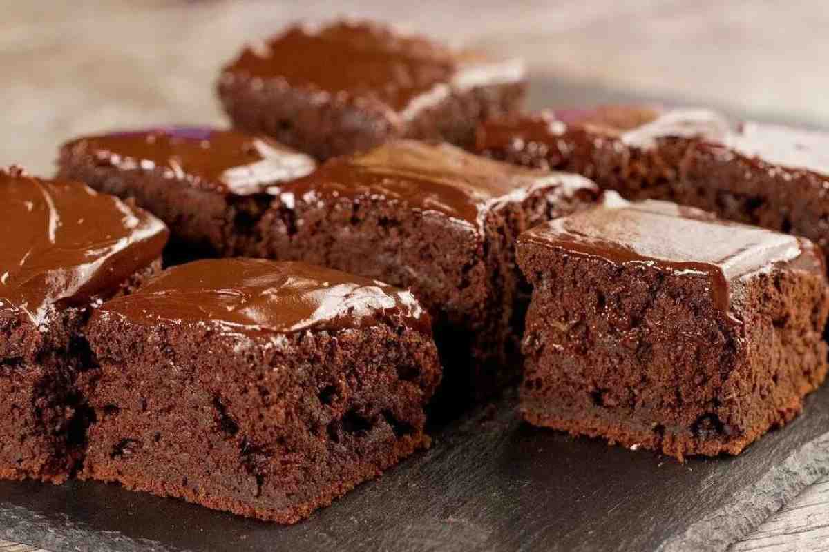 Шоколадний пиріг - 16 простих рецептів приготування в домашніх умовах