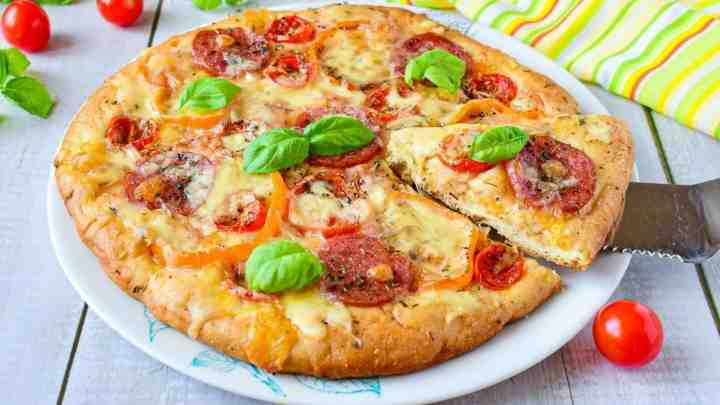 Піца з моцареллою - 7 рецептів, як приготувати в домашніх умовах