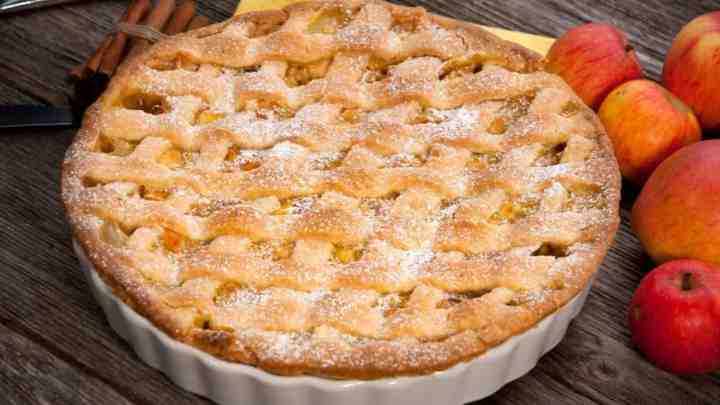 Пиріг на сметані з яблуками - 7 смачних рецептів приготування