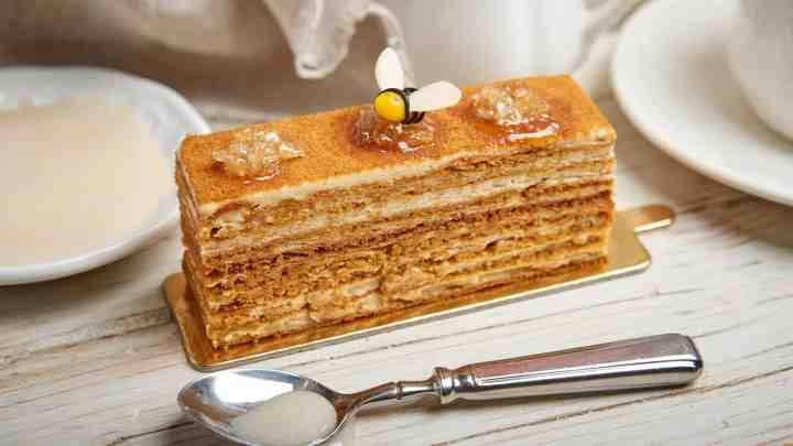 Медовий торт: класичний рецепт на водяній лазні - 3 способи приготування